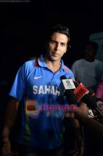Akshay Kumar post the world cup victory in Juhu, Mumbai on 2nd April 2011 (26).JPG